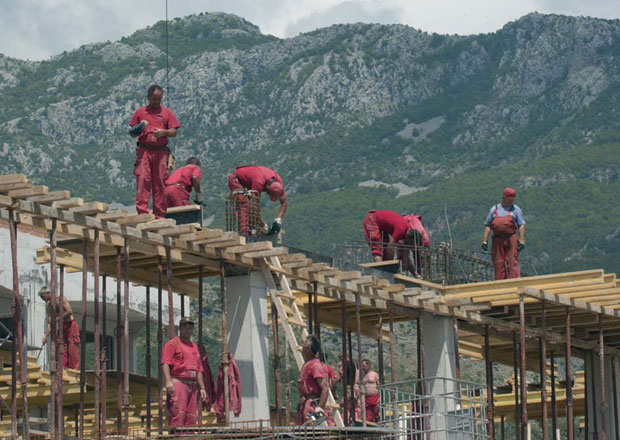 За бесправну градњу осам година робије